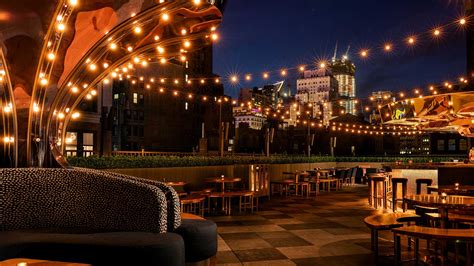 Magic Hour Rooftop Bar & Lounge – Bar Review | Condé Nast Traveler