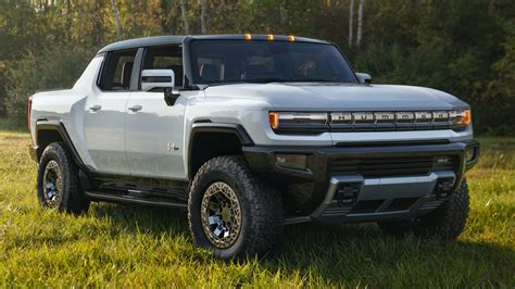 Old Meets New As We Compare 2009 Hummer H3T To 2022 GMC Hummer EV ...