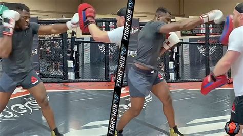 FRANCIS NGANNOU RIPPING SCARY SHOTS ON THE MITTS - NGANNOU BOXING TRAINING - YouTube