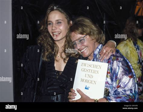 With her daughter marie theres relin -Fotos und -Bildmaterial in hoher Auflösung – Alamy