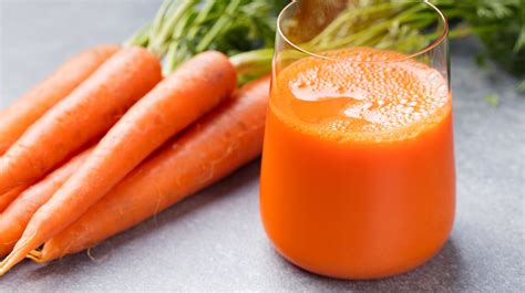 8 Impressive Benefits of Carrot Juice