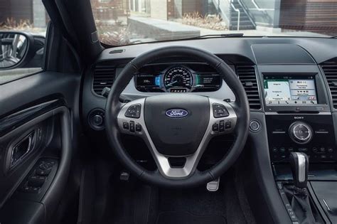 2018 Ford Taurus Interior Pictures