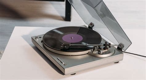 The 7 Best Cheap Turntables (Record Players) Under $100