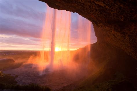 Sunset behind Seljalandsfoss, Iceland [OC][5472x3648] : r/EarthPorn