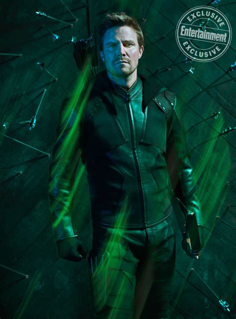 Arrow Magazine Cover Reveals Stephen Amell’s New Suit For Final Season ...