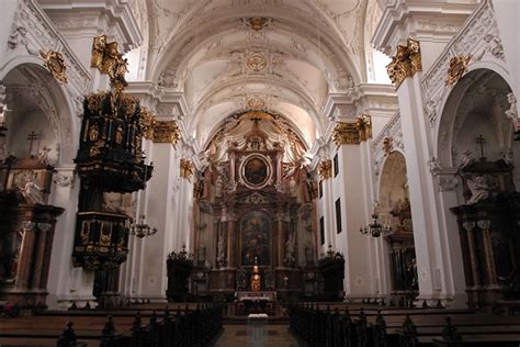 Old Linz Cathedral (Linz, 1678) | Structurae