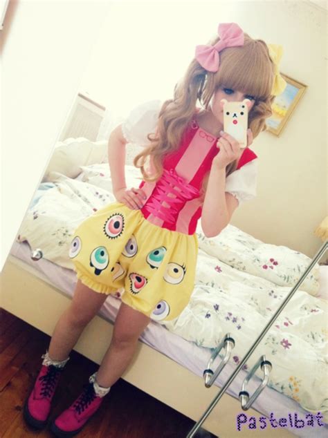 PON PON PON! | Kyary pamyu pamyu, Pastel fashion, Girl dolls