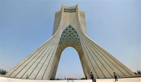 Azadi Tower (Borj e-Azadi) or Freedom Tower in Tehran, Iran [8252 x 4845] : r/ArchitecturePorn