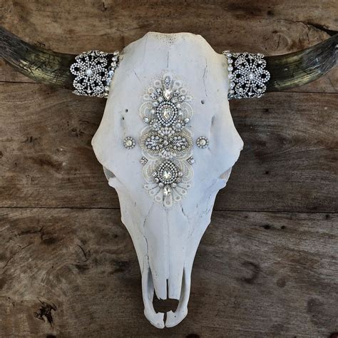 Royal Affair Cow Skull | Kreativitet, Skalle, Bohemisk