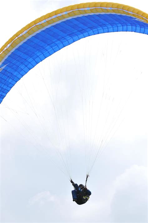 paragliding sport view 11923528 Stock Photo at Vecteezy