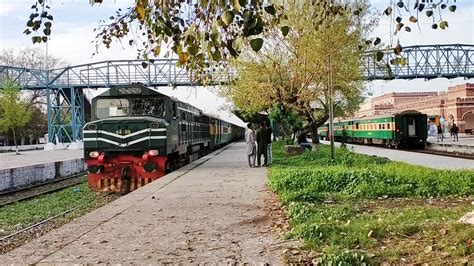 Gujranwala-Lahore Shuttle & 103up Subak Kharam departing Same time ...