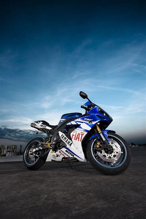 Yamaha R1 Rossi Edition 2 | Canon 5D with 17-40 4.0 - 2x Eli… | Flickr