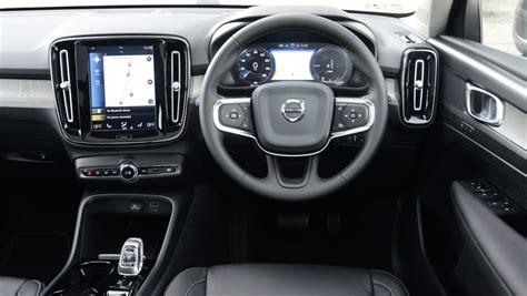 Volvo XC40 Recharge hybrid interior, dashboard & comfort | DrivingElectric