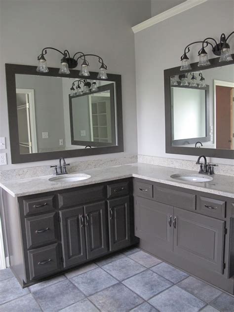 What Color Walls Go With Gray Bathroom Cabinets