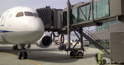 Defective bracket discovered on collapsed jetway at Baltimore airport