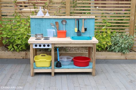 How to DIY a sensory play ‘outdoor kitchen’ from pallet wood | My Thrifty Life by Cassie Fairy ...