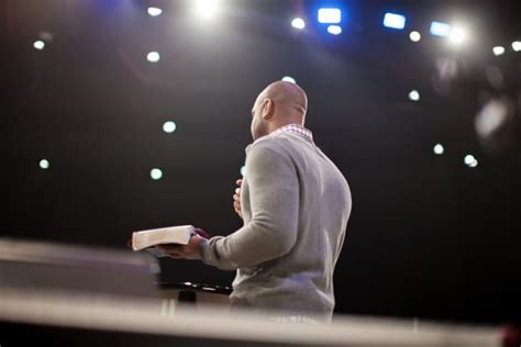 6 Things Pastors Should Say in Every Sermon