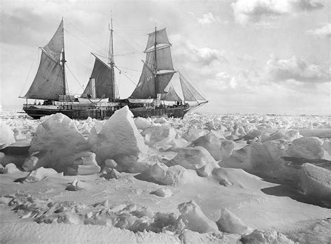 grough — Unseen photos of Shackleton's Antarctic survival story mark centenary