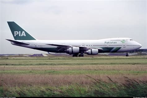 AP-BAK PIA Pakistan International Airlines Boeing 747-240B(M) Photo by ...