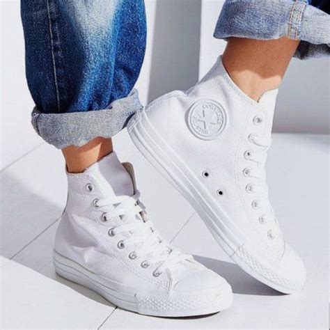 Pin by Kelsey Brooks on Taylor Swift | White leather converse, Casual ...