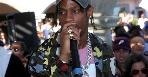 Travis Scott Stops Concert Over Crowd Safety Concerns - TrendRadars