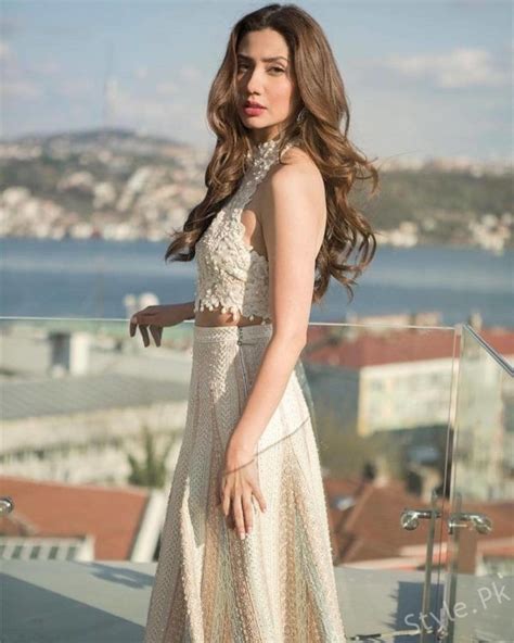 Check out Mahira Khan Latest Pictures from a Wedding In Turkey, Istanbul - Style.Pk