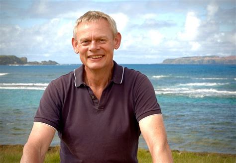 Martin Clunes gets hero's welcome on Doc Martin-mad Pacific island ...