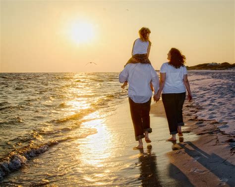 Fun in the sun! | Beach portraits, Destin beach photography, Beach ...