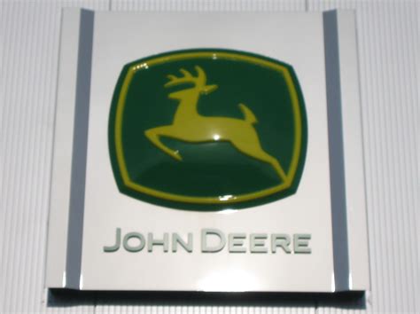 File:John Deere Logo 5567.jpg - Wikimedia Commons