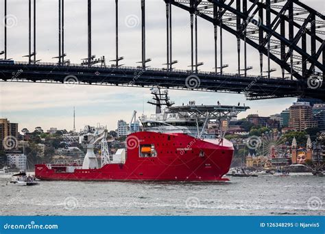 Offshore Patrol Vessel Passing Under Sydney Harbour Bridge Editorial ...