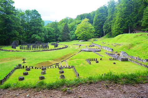 Sarmizegetusa Regia - The sacred capital of the Dacians - Holiday and Trips