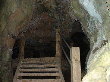 Creswell Crags Cave Dwelling and Rock Carvings / Rock-Art - Creswell, Derbyshire | Rock art ...