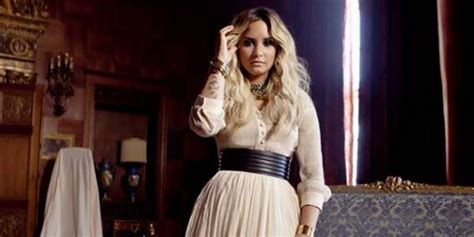 TUDO NO CHARME: Confira "Let It Go", novo clipe de Demi Lovato