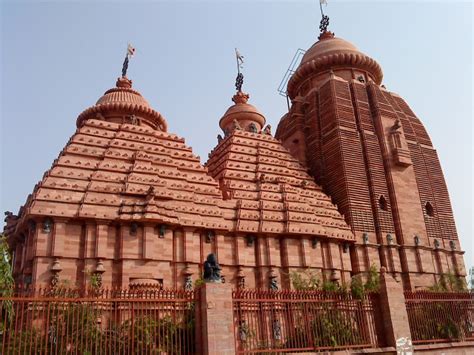 Goverdhan Mountain Parikrama: A temple parikrama that can change your fate! | Speaking Tree