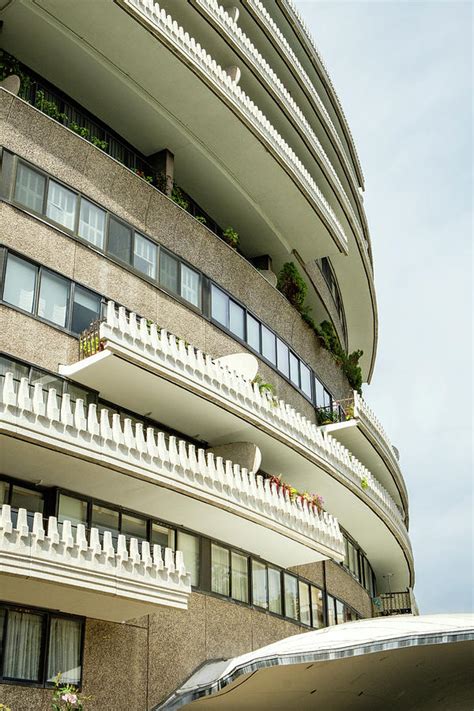 Watergate Complex, Washington DC Photograph by Mark Summerfield - Fine Art America