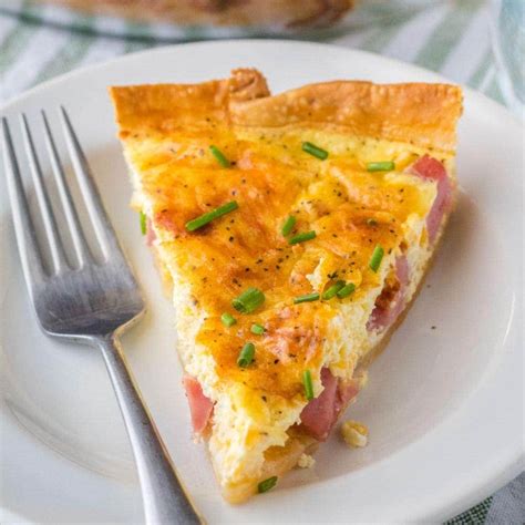 Ham and Cheese Quiche Recipe | YellowBlissRoad.com