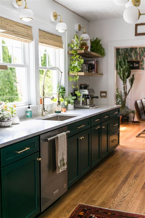 Bold and Bright Green Kitchen Design Ideas