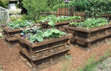 Bac De Jardinage En Palette #11 - Potager En Carre Avec Des Palettes En Bois Et Potager ...