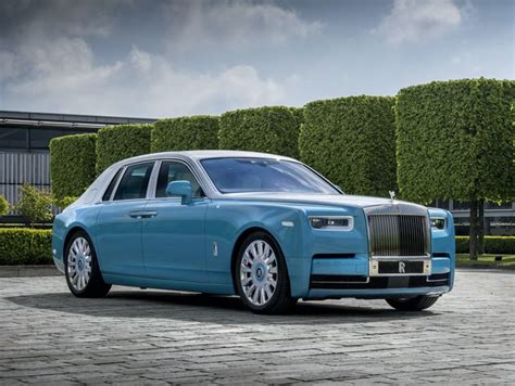 2021 Rolls-Royce Phantom Review, Pricing, and Specs