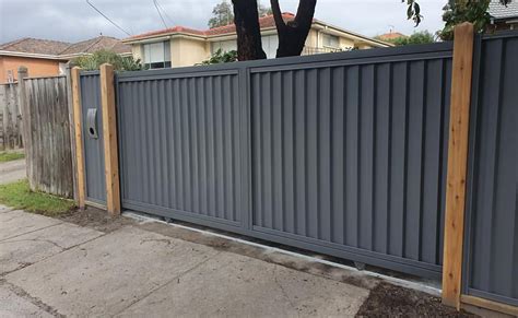 Sliding Colorbond Gates SE Melbourne | P&K Visser Fencing