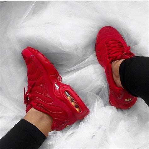 Pin by Mekaylahxo_ on SHOES | Nike red sneakers, Sneakers fashion, Nike ...