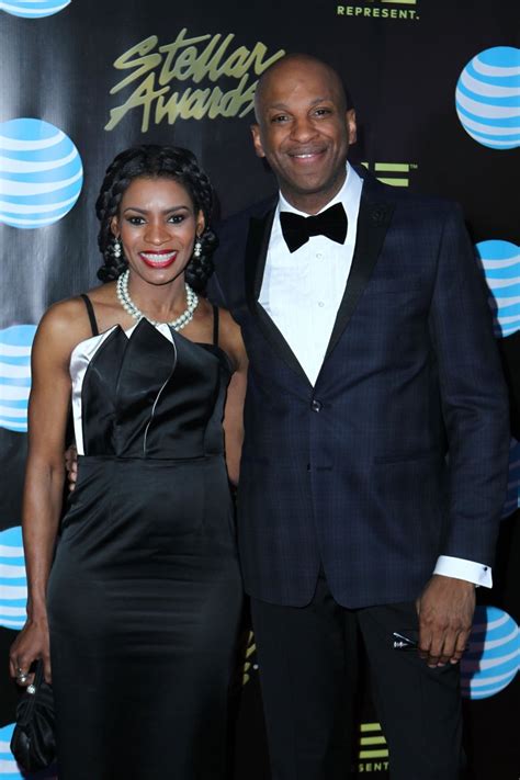 Donnie McClurkin Shares Horrifying Photos Of Near-Fatal Car Accident