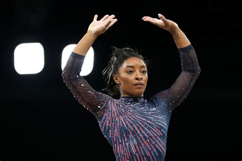 Simone Biles Olympics 2024 Uneven Barstow - Daryn Emlynne