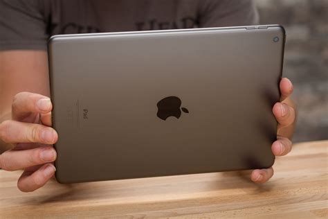 Apple's 10.2-inch iPad was almost popular enough to keep the whole tablet market afloat in Q4 ...