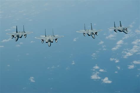 Four F-15C Eagles with the 44th Fighter Squadron fly in formation [3973 × 2648] : r/WarplanePorn