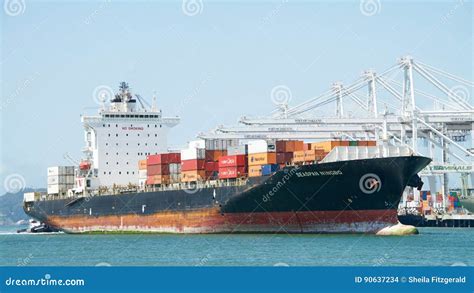 Cargo Ship SEASPAN NINGBO Entering the Port of Oakland Editorial Stock Image - Image of business ...