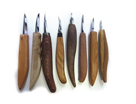 What You Want to Know About Carving Knives - Woodworkers Institute