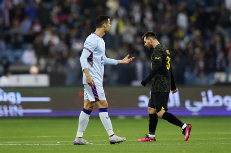 Cristiano Ronaldo briefly greets Lionel Messi ahead of 37th and ...