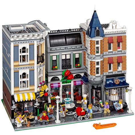 Assembly Square 10255 | Creator Expert | Buy online at the Official ...