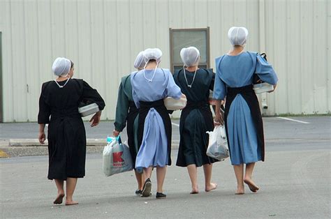 Everything you Want to Know About: Amish Clothing - TIMBER TO TABLE